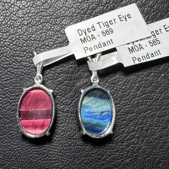 Set of 2 Tigers Eye 925 Silver Pendants CZ Accent Dyed Red Blue Jewelry Necklace - Picture 4 of 4